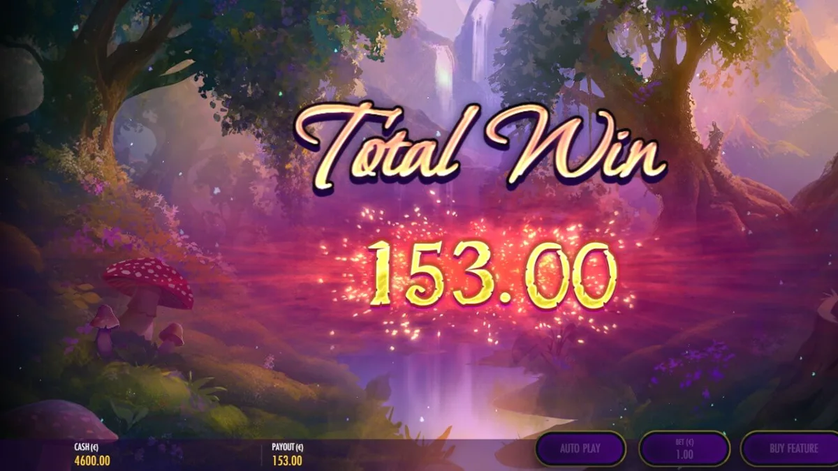 Pemandangan hutan mistis dalam slot Pan’s Arcadia dengan elemen mitologi Yunani
